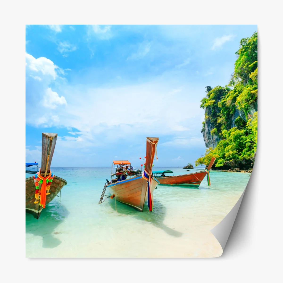 Naklejka repozycjonowalna łodzie longtail na turkusowej plaży w Phuket – Wallissimo® Naklejka repozycjonowalna łodzie longtail na turkusowej plaży w Phuket – Wallissimo®