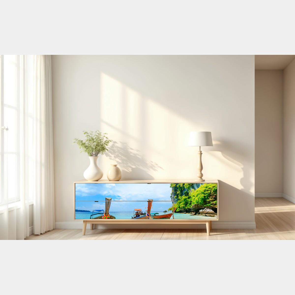 Naklejka repozycjonowalna łodzie longtail na turkusowej plaży w Phuket – Wallissimo® Naklejka repozycjonowalna łodzie longtail na turkusowej plaży w Phuket – Wallissimo®