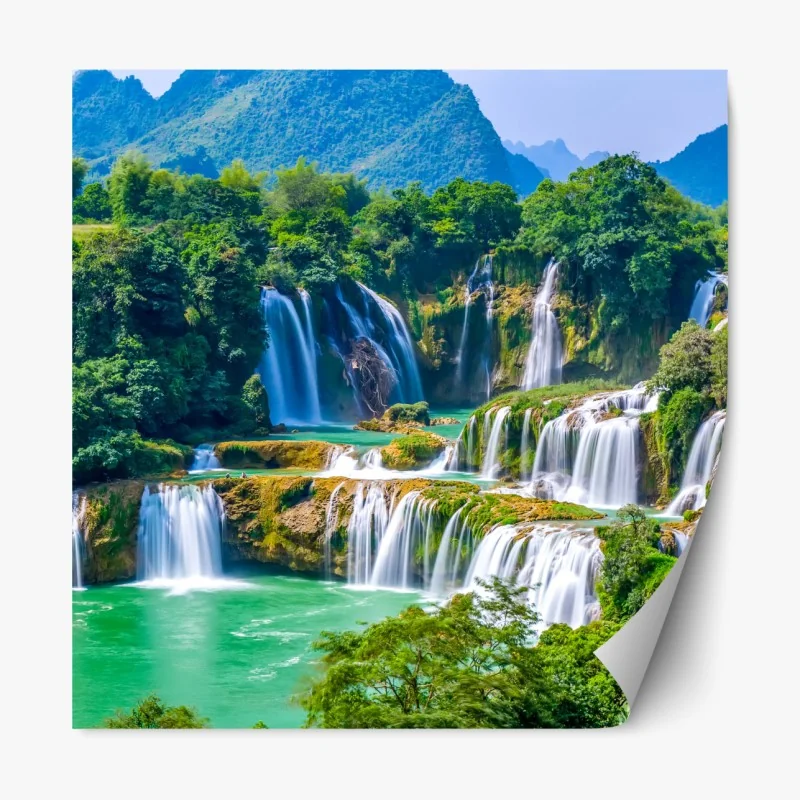 Naklejka repozycjonowalna szmaragdowe kaskady wodospadów