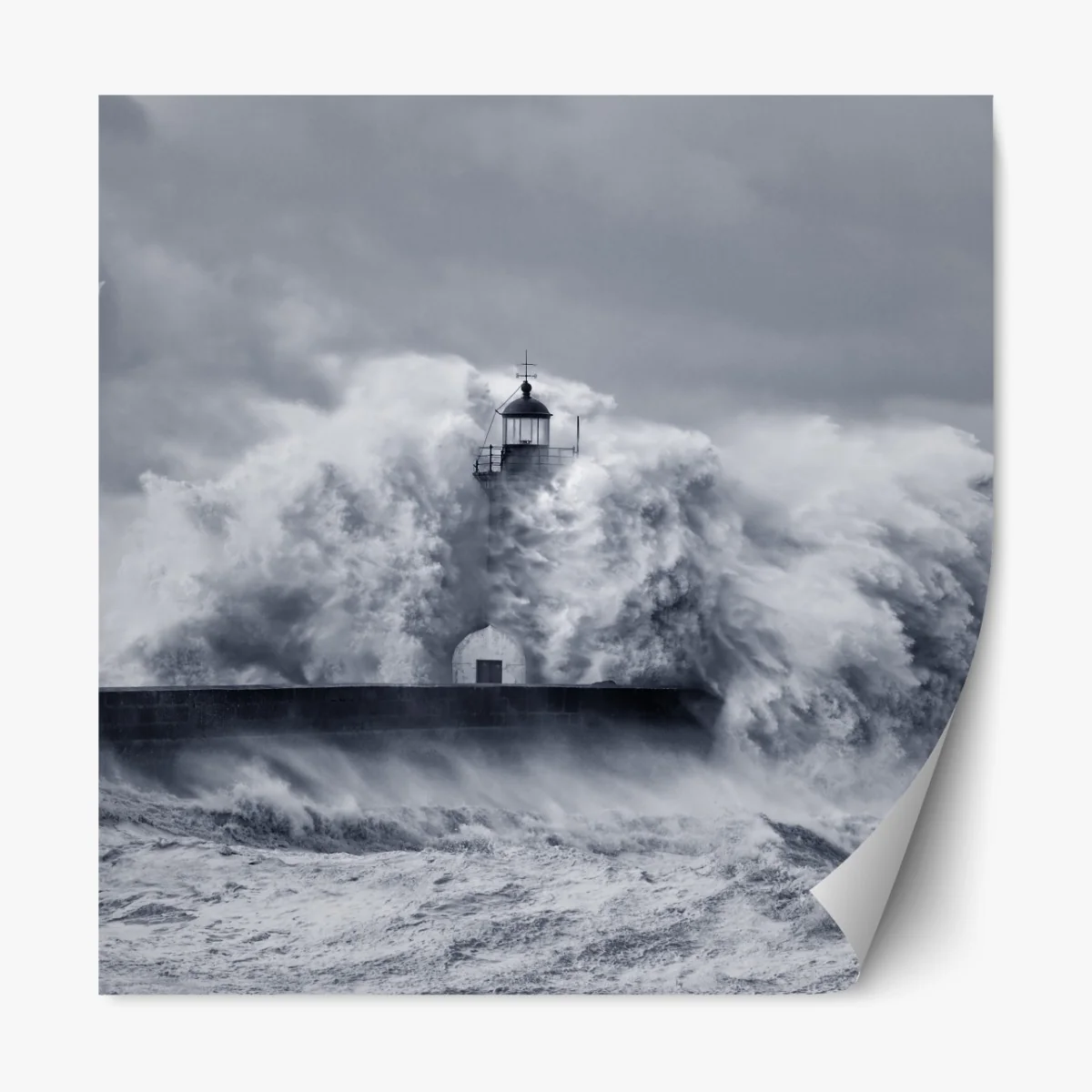 Naklejka repozycjonowalna latarnia morska pochłonięta przez fale – Wallissimo® Naklejka repozycjonowalna latarnia morska pochłonięta przez fale – Wallissimo®
