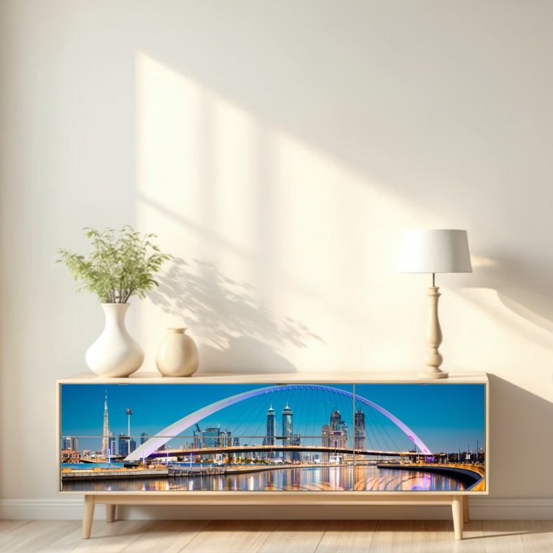 Naklejka repozycjonowalna Dubaj panorama miasta z oświetlonym mostem – Wallissimo® Naklejka repozycjonowalna Dubaj panorama miasta z oświetlonym mostem – Wallissimo®