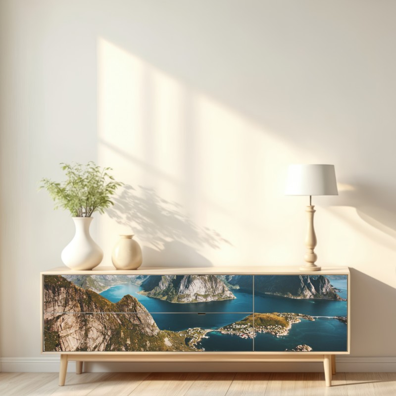 Naklejka repozycjonowalna majestatyczna panorama górskiego fiordu – Wallissimo® Naklejka repozycjonowalna majestatyczna panorama górskiego fiordu – Wallissimo®