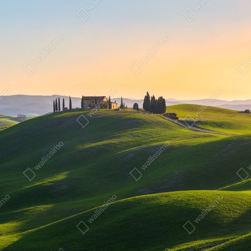 Naklejka repozycjonowalna gospodarstwo na zielonych wzgórzach, Crete Senesi – Wallissimo® Naklejka repozycjonowalna gospodarstwo na zielonych wzgórzach, Crete Senesi – Wallissimo®