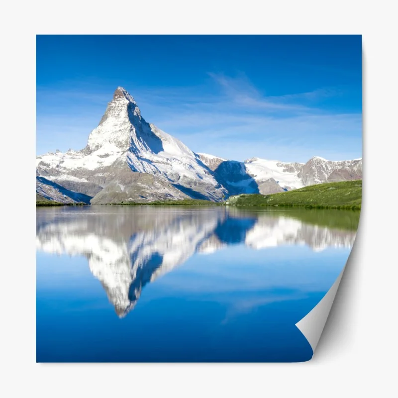 Naklejka repozycjonowalna majestatyczne odbicie góry nad alpejskim jeziorem