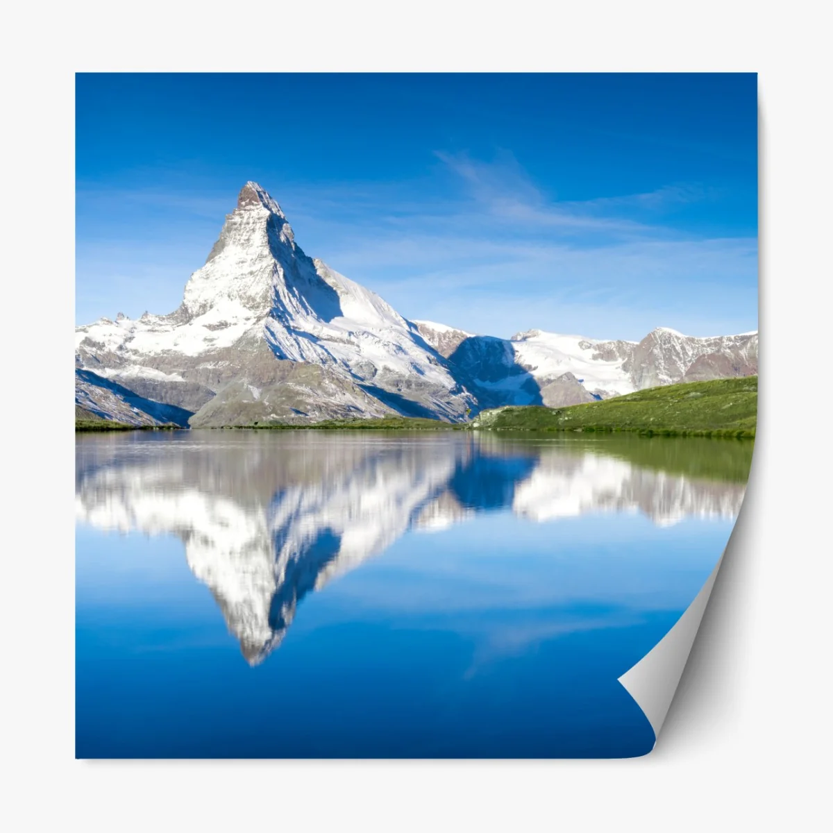 Naklejka repozycjonowalna majestatyczne odbicie góry nad alpejskim jeziorem – Wallissimo® Naklejka repozycjonowalna majestatyczne odbicie góry nad alpejskim jeziorem – Wallissimo®