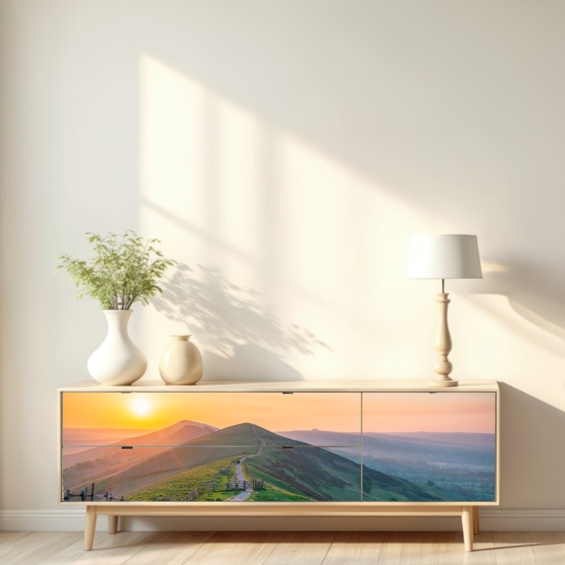 Naklejka repozycjonowalna wschód słońca nad zielonymi wzgórzami z kamienną ścieżką – Wallissimo® Naklejka repozycjonowalna wschód słońca nad zielonymi wzgórzami z kamienną ścieżką – Wallissimo®