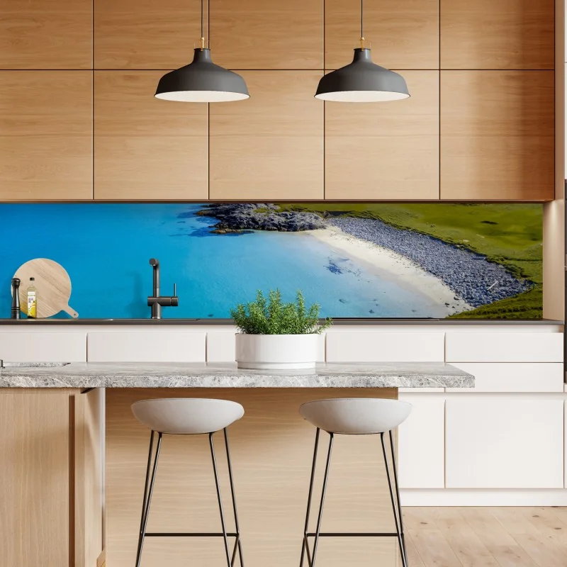 Naklejka repozycjonowalna zabawny wzór księżniczki z koronami i ustami – Wallissimo®