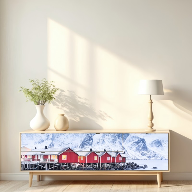 Naklejka repozycjonowalna wschód słońca nad Lofotami i czerwonymi domkami – Wallissimo® Naklejka repozycjonowalna wschód słońca nad Lofotami i czerwonymi domkami – Wallissimo®