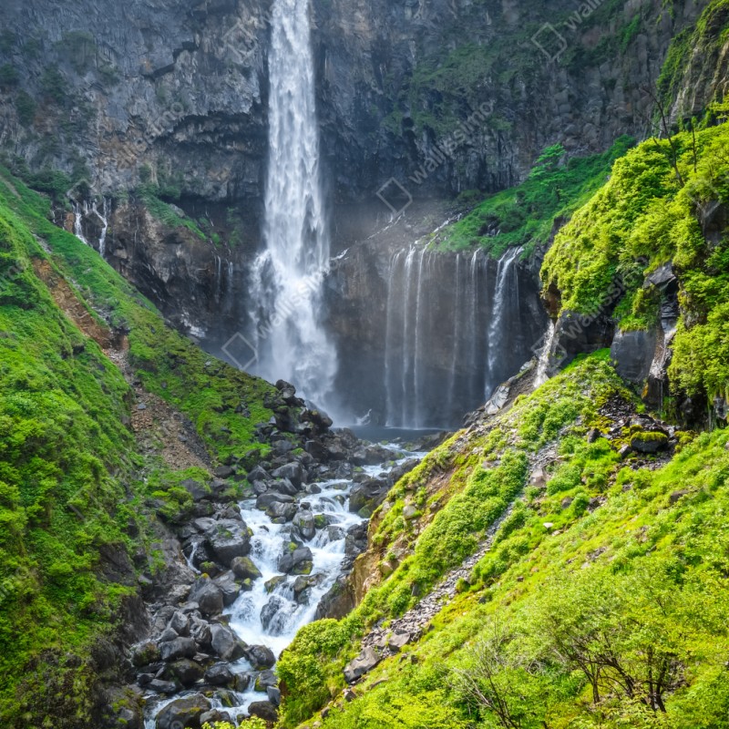 Naklejka repozycjonowalna krajobraz wodospadu Kegon w Nikko – Wallissimo® Naklejka repozycjonowalna krajobraz wodospadu Kegon w Nikko – Wallissimo®