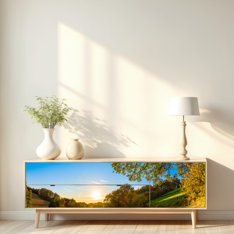 Naklejka repozycjonowalna słoneczna łąka i wiejska droga o zachodzie słońca – Wallissimo® Naklejka repozycjonowalna słoneczna łąka i wiejska droga o zachodzie słońca – Wallissimo®