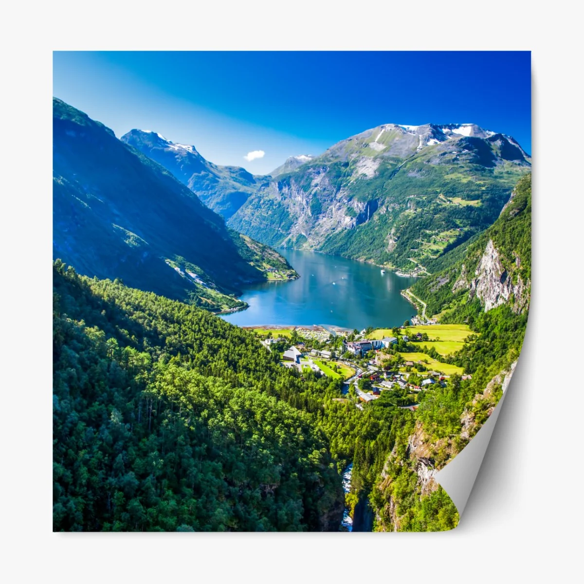 Naklejka repozycjonowalna Geirangerfjord panorama górska – Wallissimo® Naklejka repozycjonowalna Geirangerfjord panorama górska – Wallissimo®