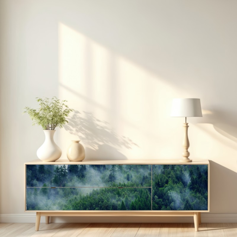 Naklejka repozycjonowalna mglisty zielony las – Wallissimo® Naklejka repozycjonowalna mglisty zielony las – Wallissimo®