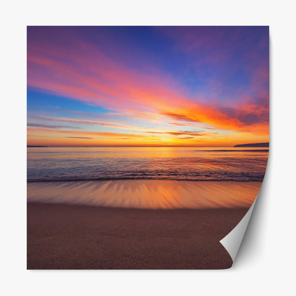 Naklejka repozycjonowalna żywy wschód słońca nad spokojną plażą – Wallissimo®