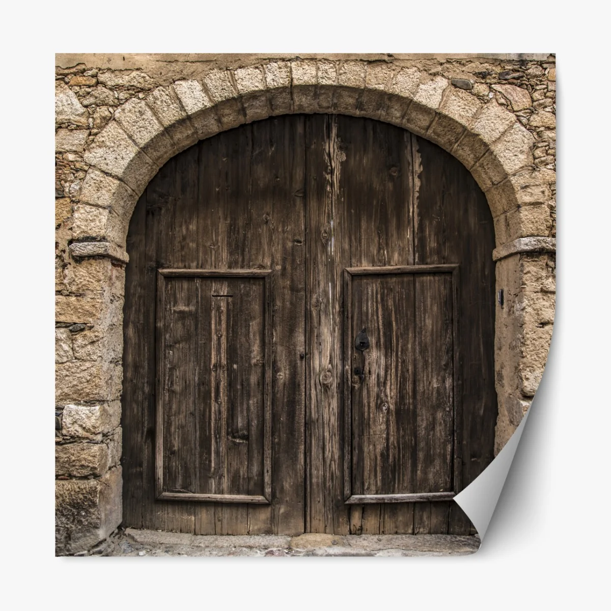 Naklejka repozycjonowalna rustykalne drewniane drzwi w kamiennym łuku – Wallissimo® Naklejka repozycjonowalna rustykalne drewniane drzwi w kamiennym łuku – Wallissimo®