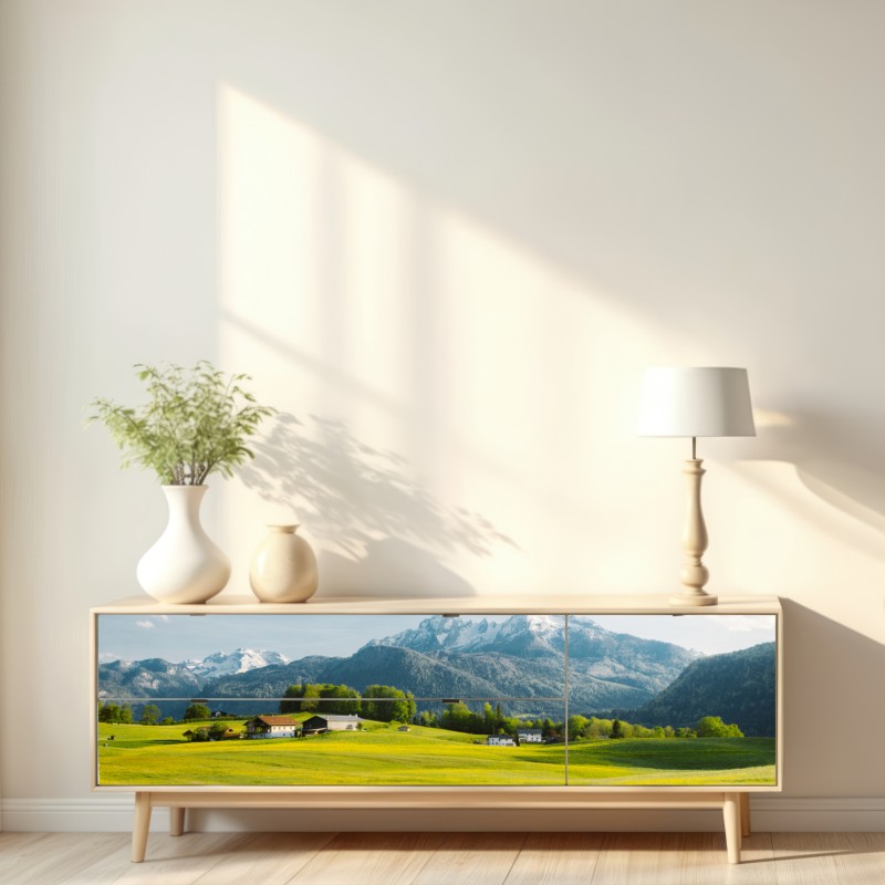 Naklejka repozycjonowalna alpejska łąka pod ośnieżonymi szczytami – Wallissimo® Naklejka repozycjonowalna alpejska łąka pod ośnieżonymi szczytami – Wallissimo®