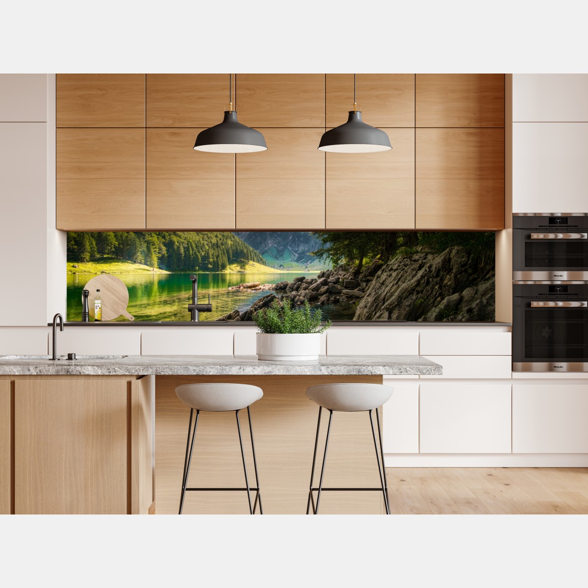 Naklejka repozycjonowalna spokojne górskie jezioro z odbiciami lasu – Wallissimo® Naklejka repozycjonowalna spokojne górskie jezioro z odbiciami lasu – Wallissimo®