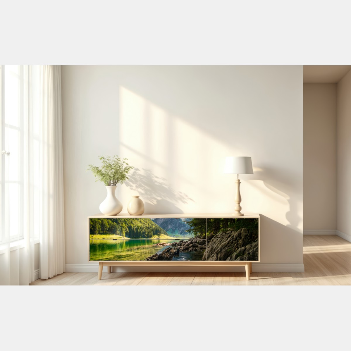 Naklejka repozycjonowalna spokojne górskie jezioro z odbiciami lasu – Wallissimo® Naklejka repozycjonowalna spokojne górskie jezioro z odbiciami lasu – Wallissimo®