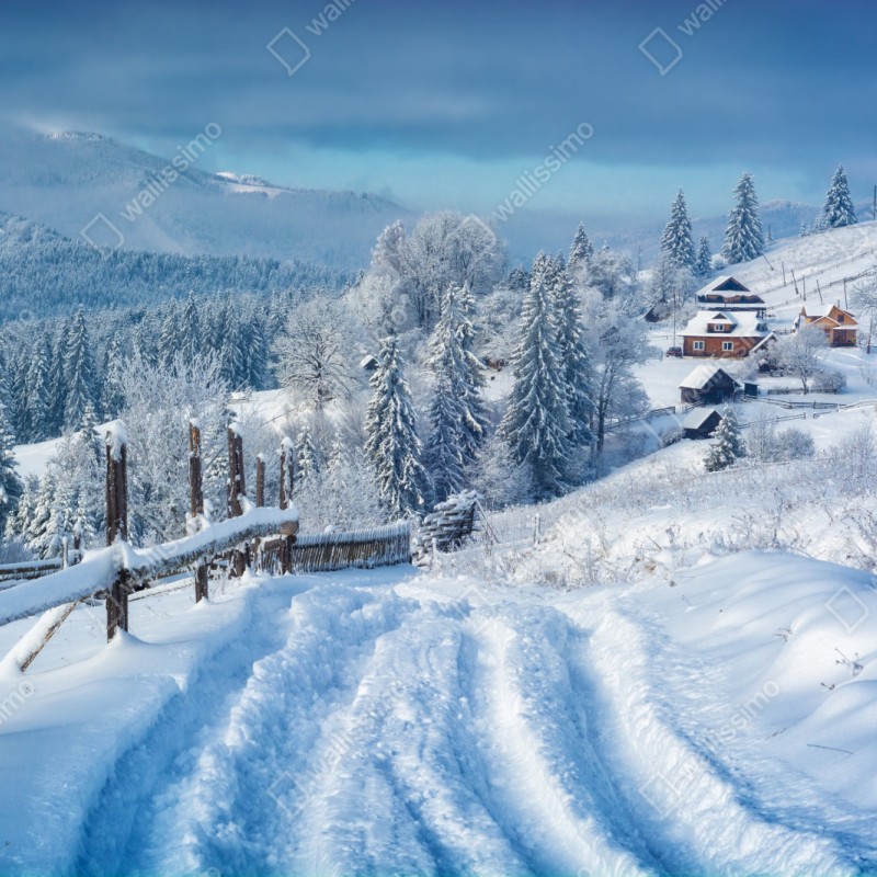 Naklejka repozycjonowalna zimowa ścieżka do alpejskiej wioski – Wallissimo® Naklejka repozycjonowalna zimowa ścieżka do alpejskiej wioski – Wallissimo®
