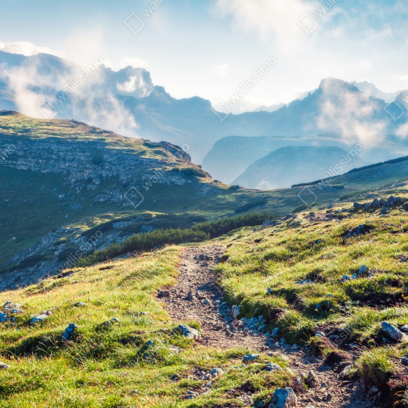 Naklejka repozycjonowalna mglisty poranek na Monte Piana, Dolomity – Wallissimo® Naklejka repozycjonowalna mglisty poranek na Monte Piana, Dolomity – Wallissimo®