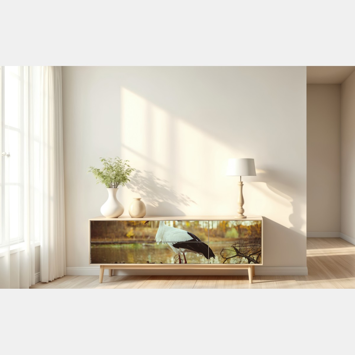 Naklejka repozycjonowalna biały bocian nad jesiennym jeziorem – Wallissimo® Naklejka repozycjonowalna biały bocian nad jesiennym jeziorem – Wallissimo®