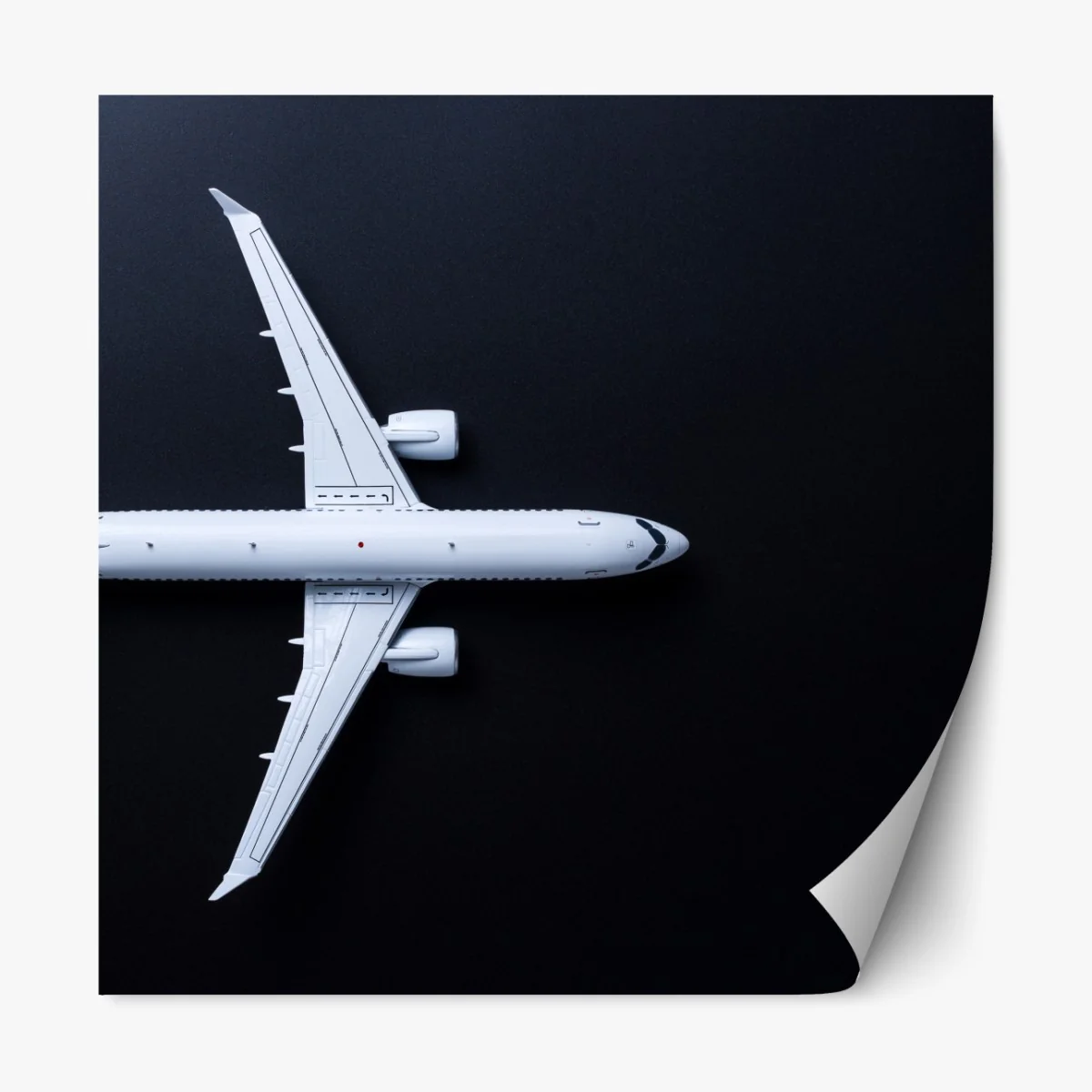 Naklejka repozycjonowalna biały samolot widok z góry na czarnym tle – Wallissimo® Naklejka repozycjonowalna biały samolot widok z góry na czarnym tle – Wallissimo®