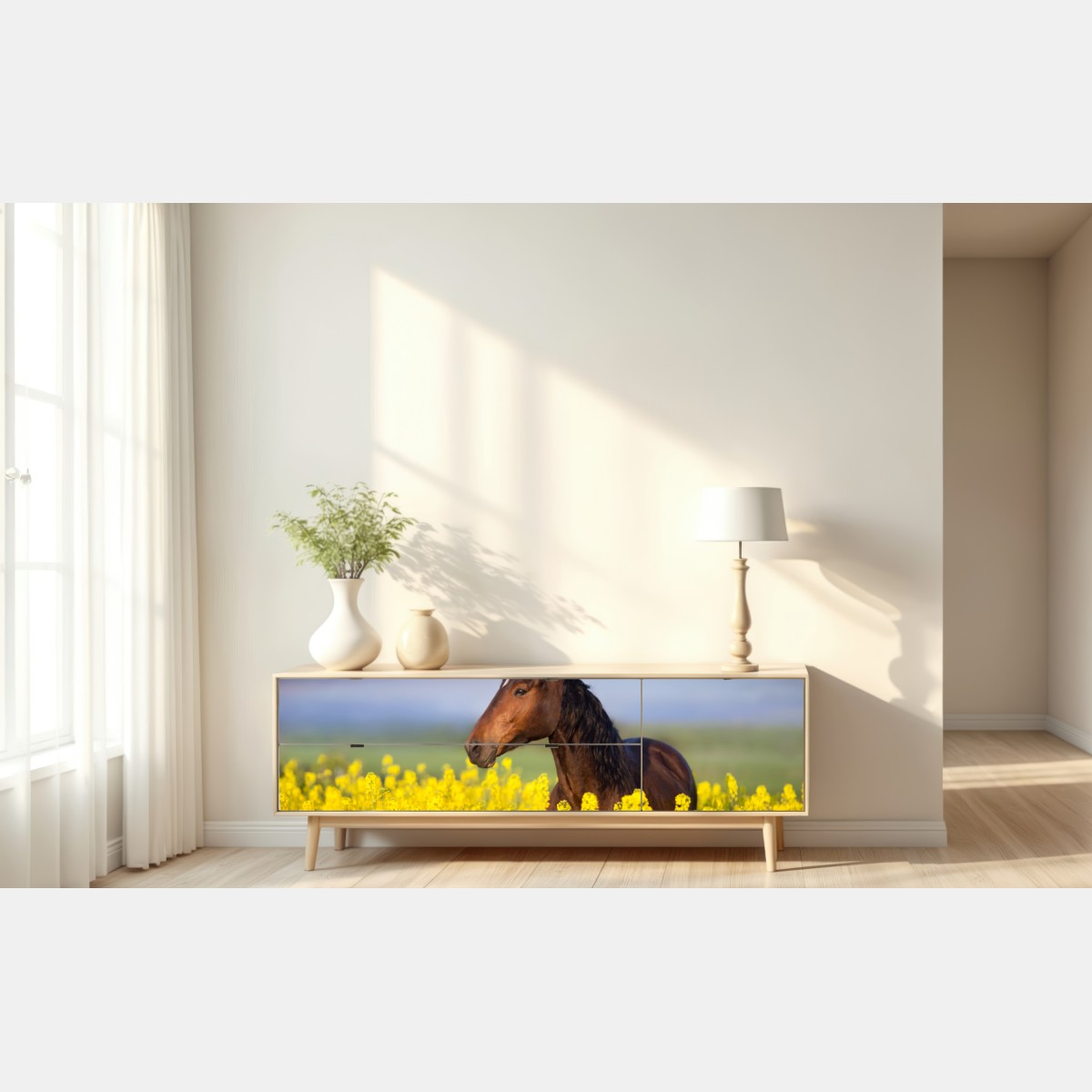 Naklejka repozycjonowalna gniady koń na polu rzepaku – Wallissimo® Naklejka repozycjonowalna gniady koń na polu rzepaku – Wallissimo®