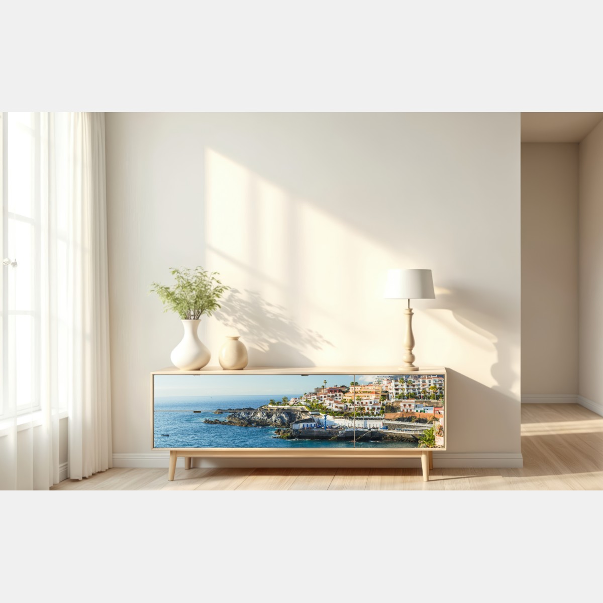 Naklejka repozycjonowalna słoneczna panorama nadmorskiego miasteczka – Wallissimo® Naklejka repozycjonowalna słoneczna panorama nadmorskiego miasteczka – Wallissimo®