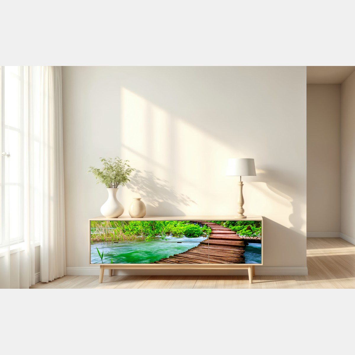 Naklejka repozycjonowalna spokojna zielona kładka nad rzeką – Wallissimo® Naklejka repozycjonowalna spokojna zielona kładka nad rzeką – Wallissimo®