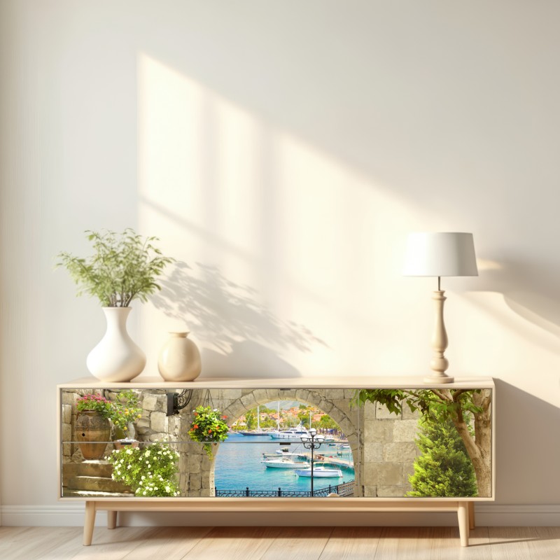 Naklejka repozycjonowalna śródziemnomorski widok przez arkadę – Wallissimo® Naklejka repozycjonowalna śródziemnomorski widok przez arkadę – Wallissimo®