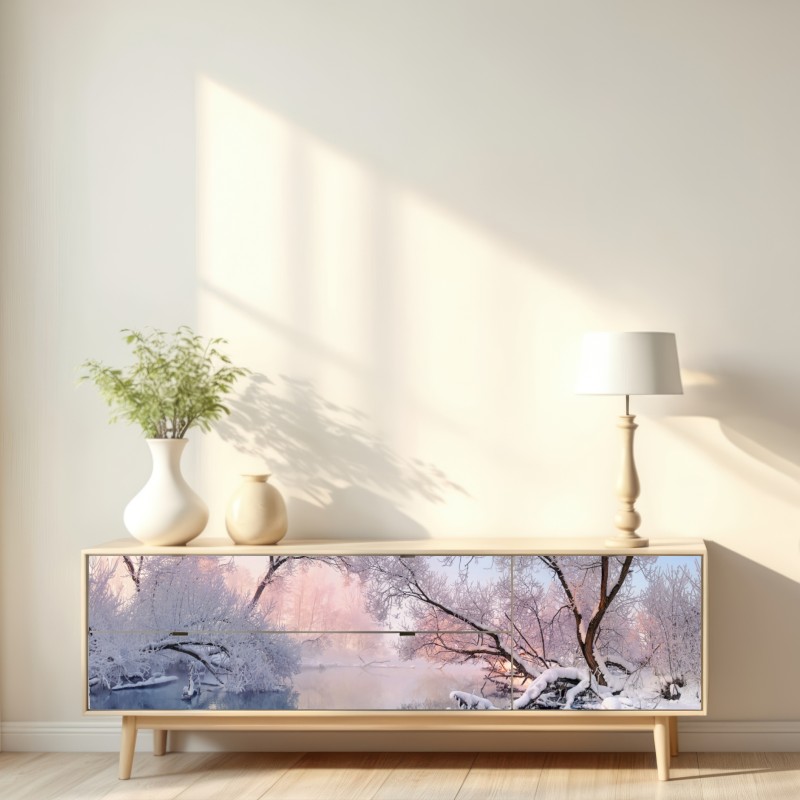 Naklejka repozycjonowalna spokojny zimowy krajobraz nad rzeką – Wallissimo® Naklejka repozycjonowalna spokojny zimowy krajobraz nad rzeką – Wallissimo®