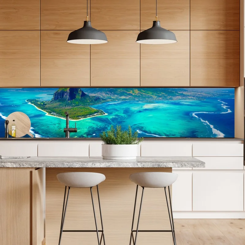 Naklejka repozycjonowalna alpejska wiosenna łąka z ośnieżonymi szczytami – Wallissimo®