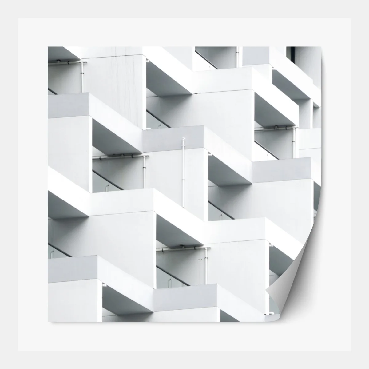 Naklejka repozycjonowalna biała betonowa fasada w geometrycznym wzorze – Wallissimo® Naklejka repozycjonowalna biała betonowa fasada w geometrycznym wzorze – Wallissimo®