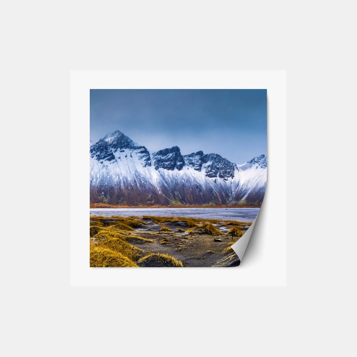 Naklejka repozycjonowalna panorama Vestrahorn na Stokksnes – Wallissimo® Naklejka repozycjonowalna panorama Vestrahorn na Stokksnes – Wallissimo®