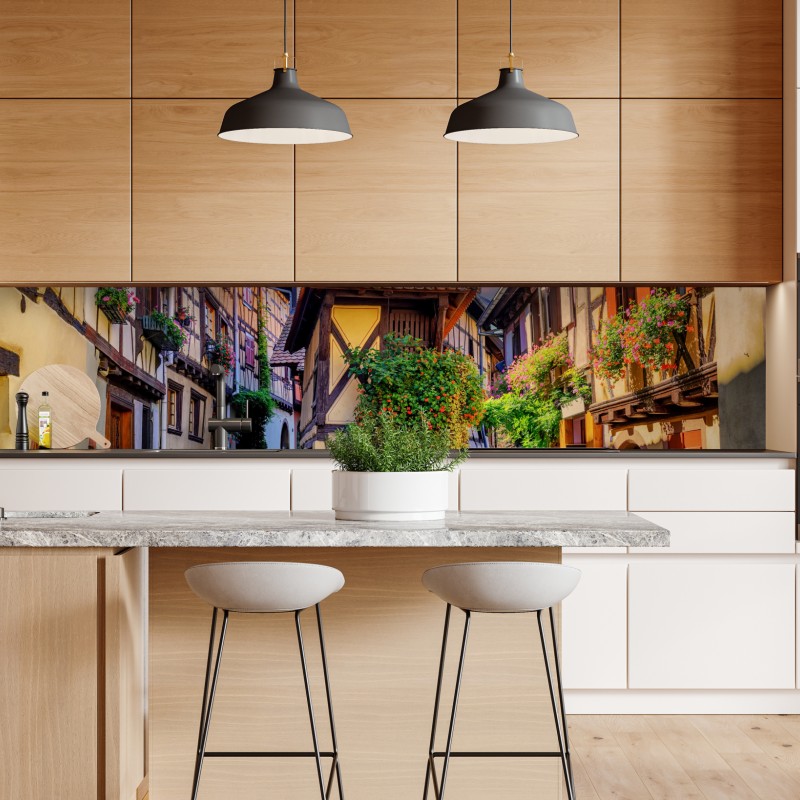 Naklejka repozycjonowalna urokliwa ulica domów szachulcowych w Eguisheim, Alsacja