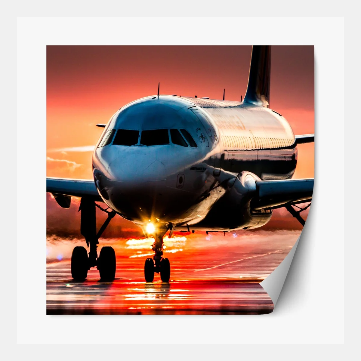 Naklejka repozycjonowalna odrzutowiec przy zachodzie słońca na pasie startowym – Wallissimo® Naklejka repozycjonowalna odrzutowiec przy zachodzie słońca na pasie startowym – Wallissimo®