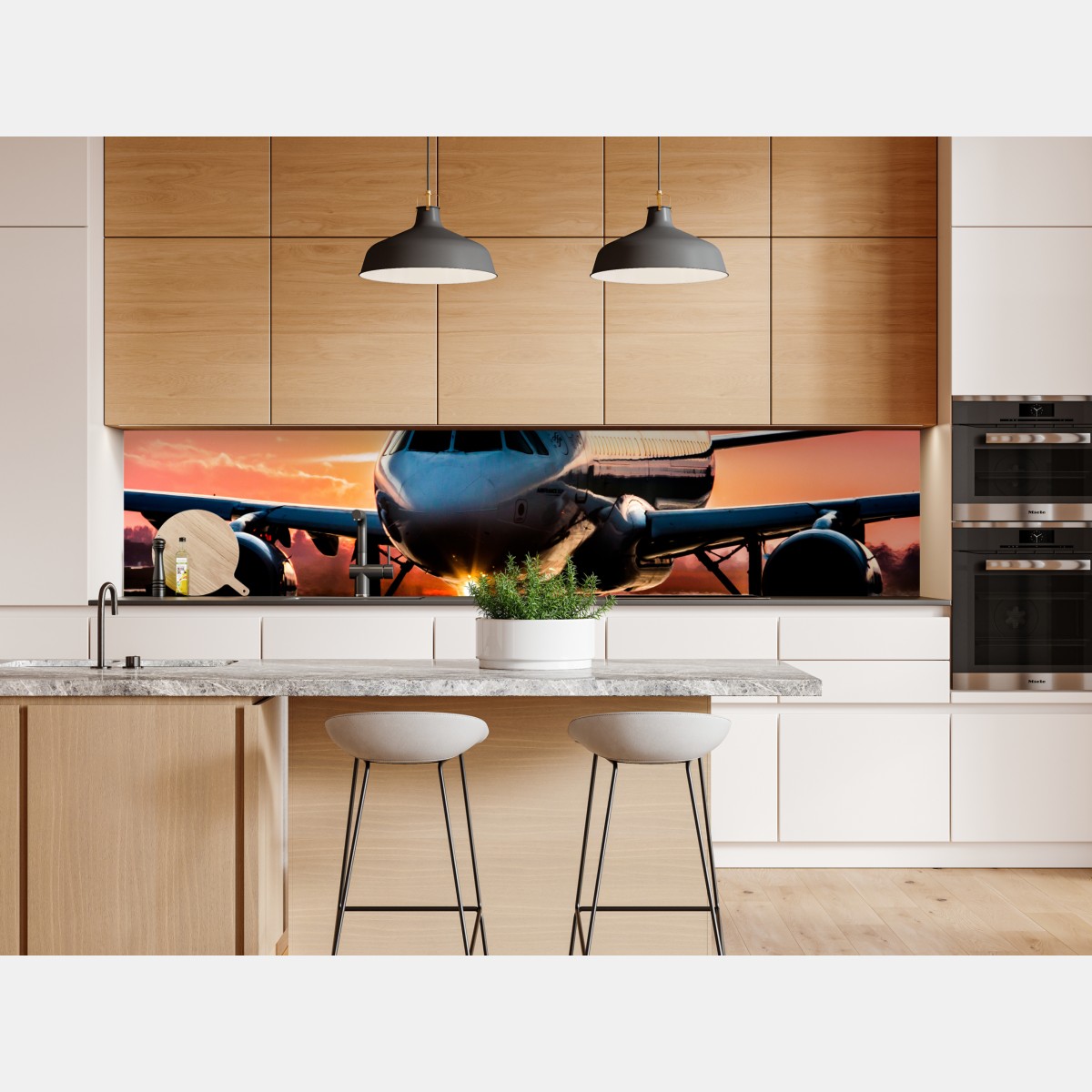 Naklejka repozycjonowalna odrzutowiec przy zachodzie słońca na pasie startowym – Wallissimo® Naklejka repozycjonowalna odrzutowiec przy zachodzie słońca na pasie startowym – Wallissimo®