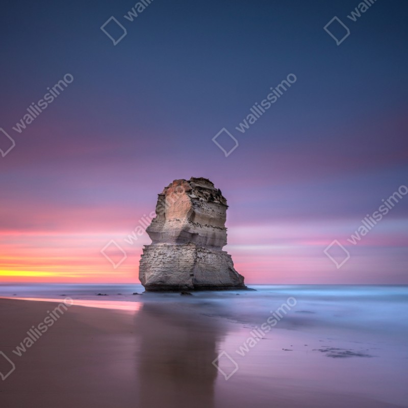 Naklejka repozycjonowalna spokojny morski pejzaż z formacjami skalnymi o zachodzie słońca – Wallissimo® Naklejka repozycjonowalna spokojny morski pejzaż z formacjami skalnymi o zachodzie słońca – Wallissimo®