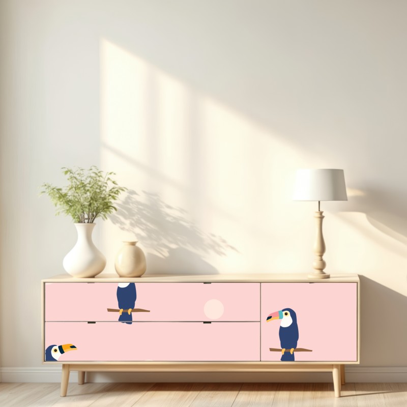 Naklejka repozycjonowalna wesoły wzór z tukanami na pastelowym różu – Wallissimo® Naklejka repozycjonowalna wesoły wzór z tukanami na pastelowym różu – Wallissimo®