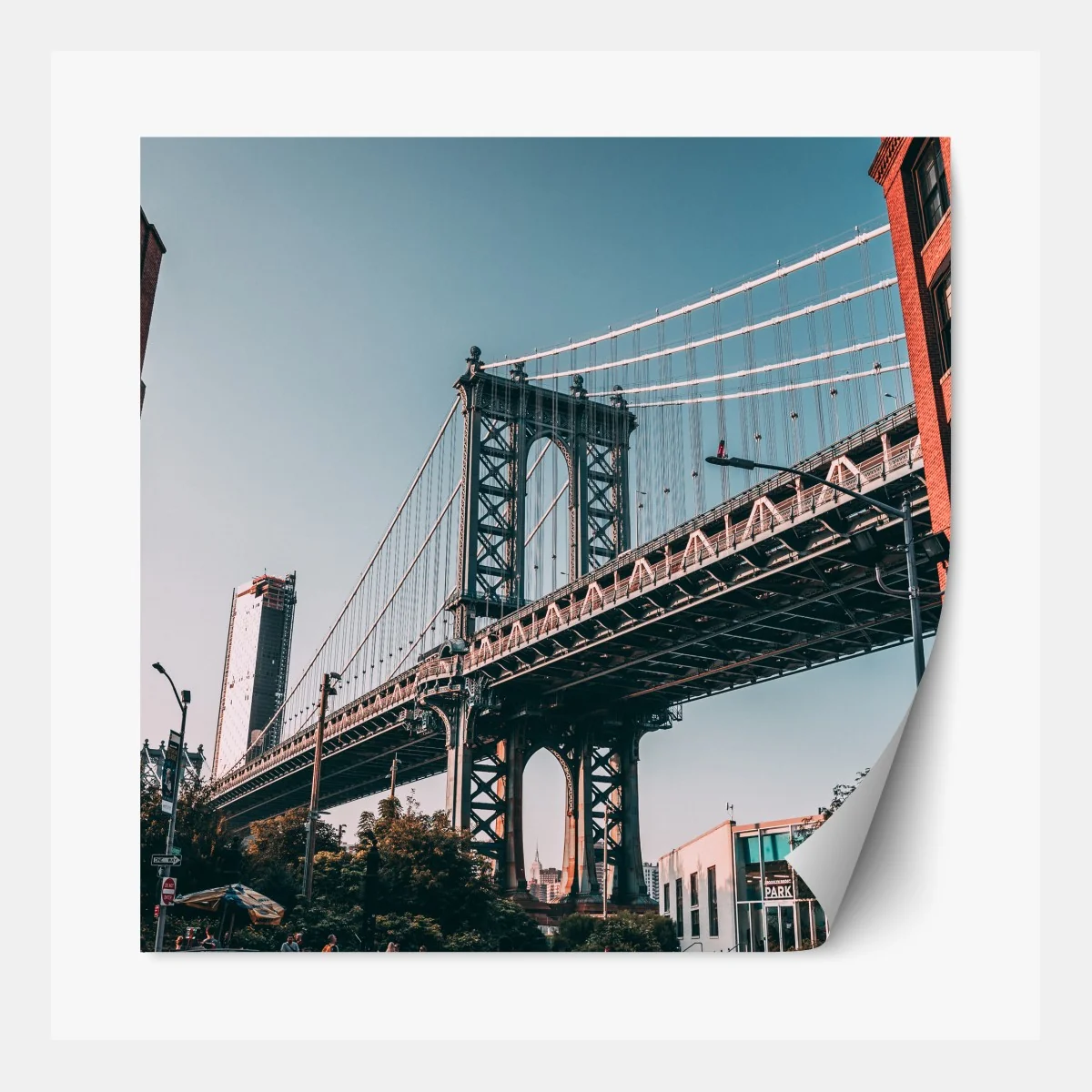 Naklejka repozycjonowalna Manhattan most w miejskiej perspektywie – Wallissimo® Naklejka repozycjonowalna Manhattan most w miejskiej perspektywie – Wallissimo®