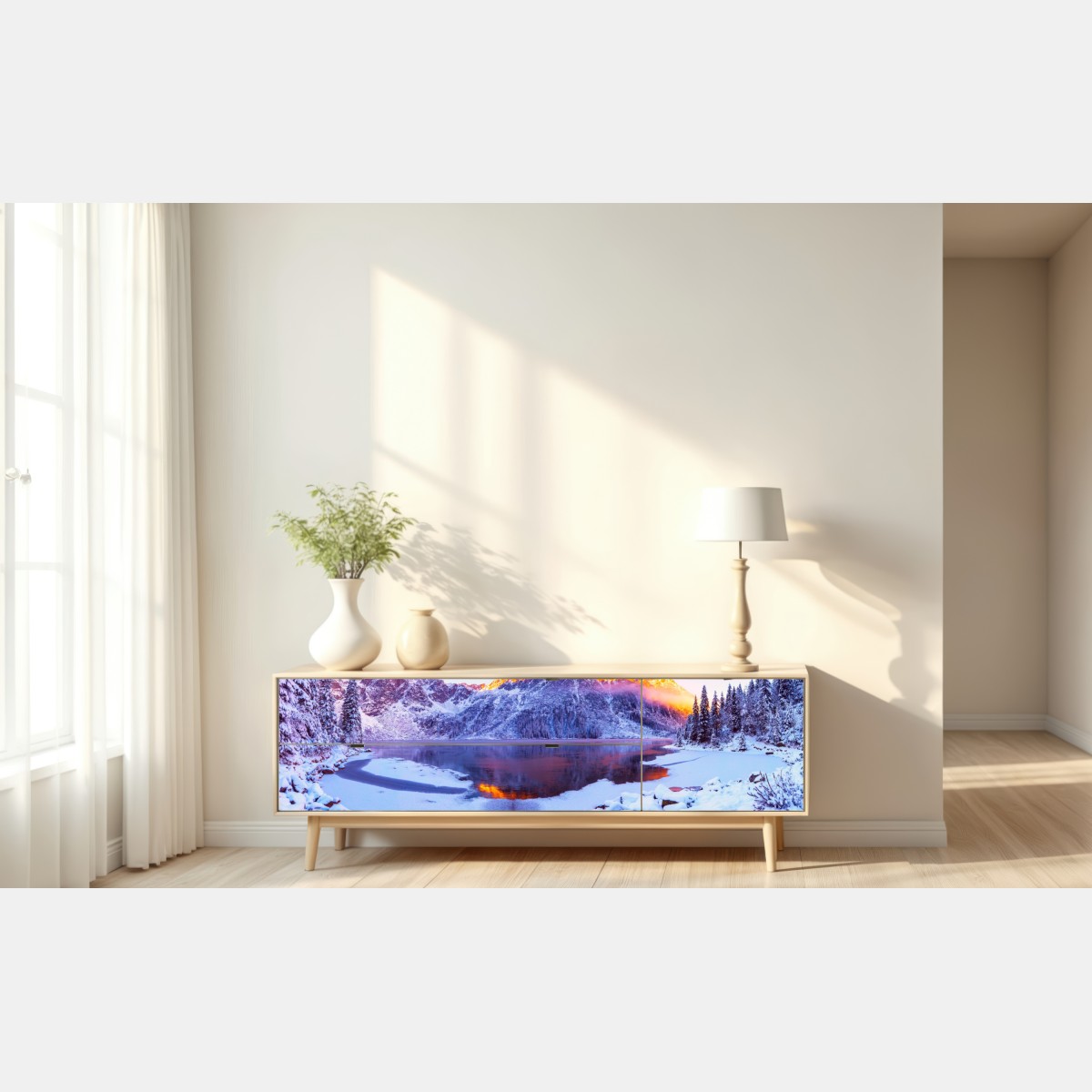 Naklejka repozycjonowalna góry skąpane w świetle wschodu nad zamarzniętym jeziorem – Wallissimo® Naklejka repozycjonowalna góry skąpane w świetle wschodu nad zamarzniętym jeziorem – Wallissimo®