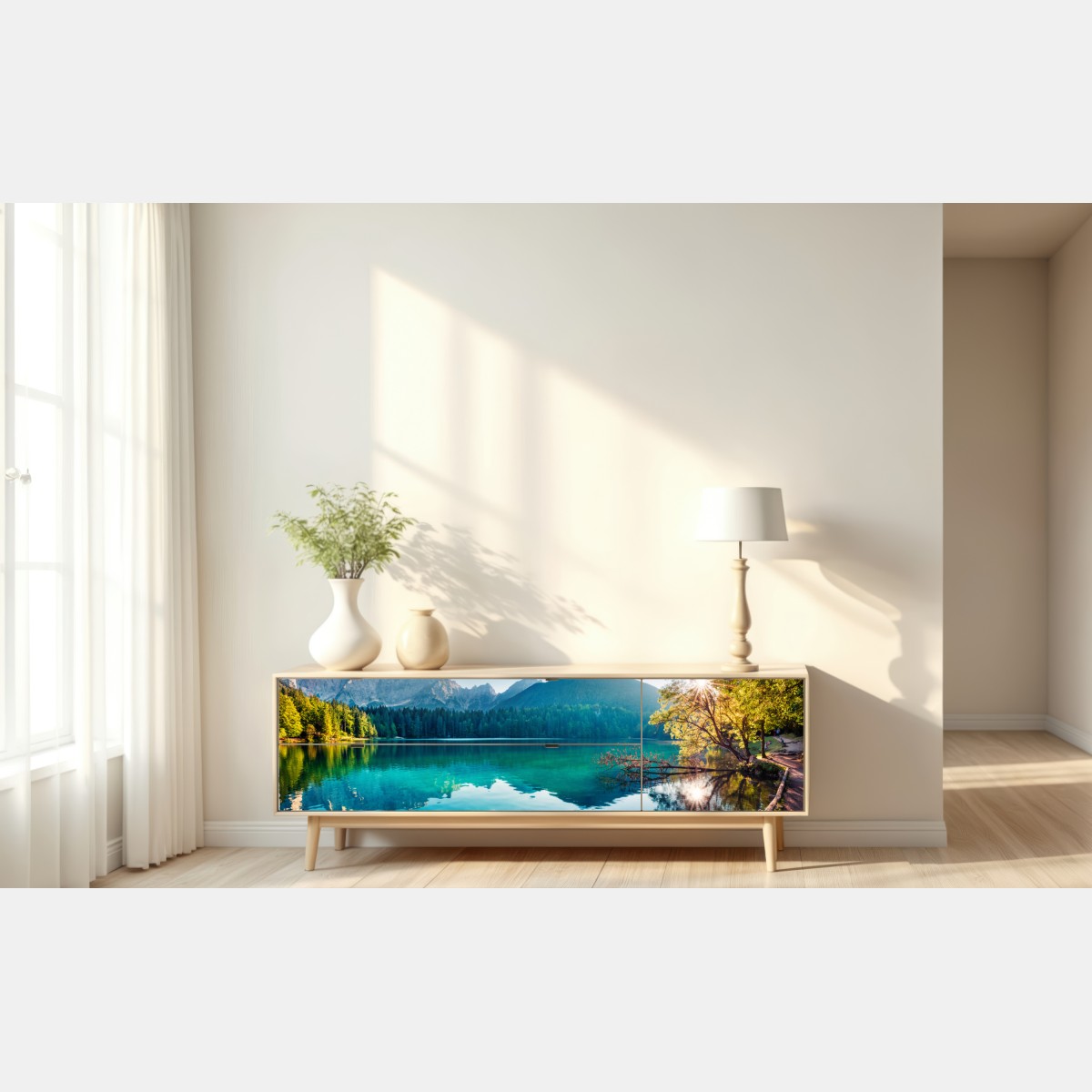 Naklejka repozycjonowalna słoneczne jezioro Fusine, Alpy Julijskie – Wallissimo® Naklejka repozycjonowalna słoneczne jezioro Fusine, Alpy Julijskie – Wallissimo®