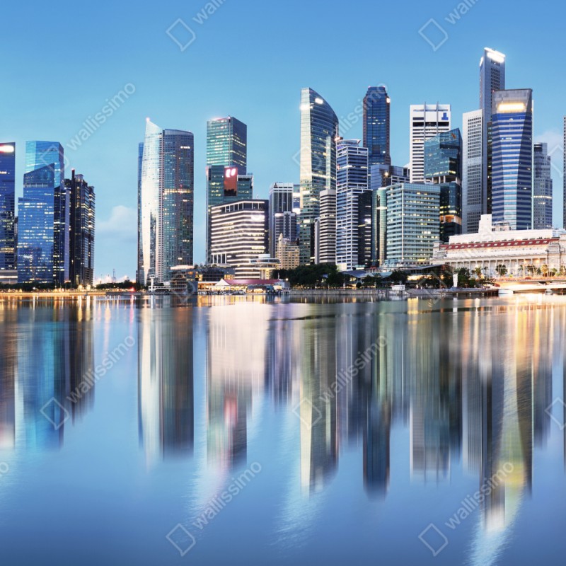 Naklejka repozycjonowalna nowoczesna panorama miasta odbita w wodzie – Wallissimo® Naklejka repozycjonowalna nowoczesna panorama miasta odbita w wodzie – Wallissimo®