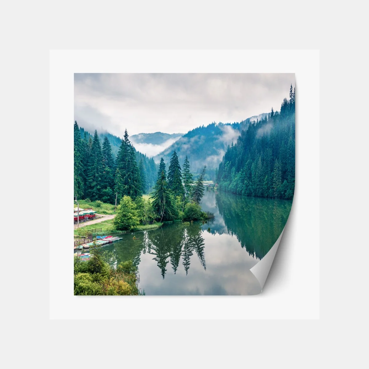 Naklejka repozycjonowalna mglisty poranek nad Lacu Rosu – Wallissimo® Naklejka repozycjonowalna mglisty poranek nad Lacu Rosu – Wallissimo®