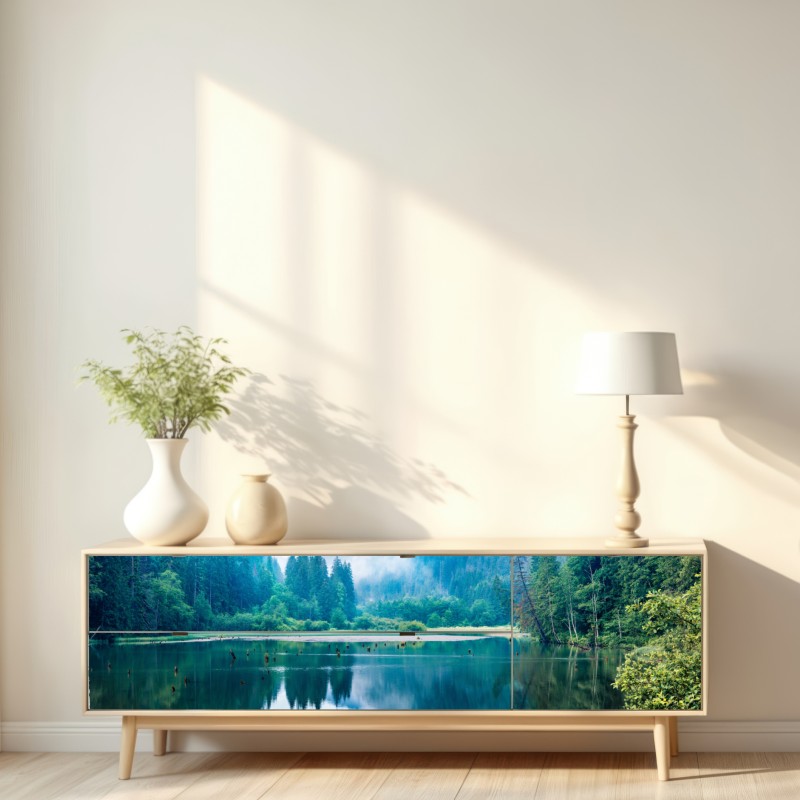 Naklejka repozycjonowalna mglisty poranek nad jeziorem Lacu Rosu, Rumunia – Wallissimo® Naklejka repozycjonowalna mglisty poranek nad jeziorem Lacu Rosu, Rumunia – Wallissimo®