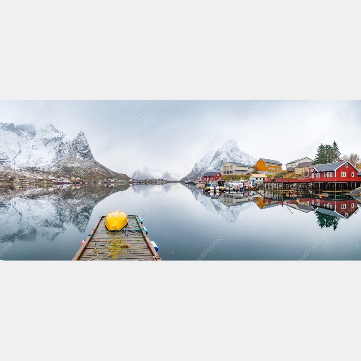 Naklejka repozycjonowalna spokojna panorama górskiego fiordu – Wallissimo® Naklejka repozycjonowalna spokojna panorama górskiego fiordu – Wallissimo®