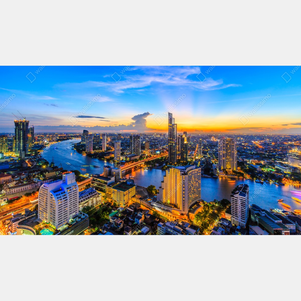 Naklejka repozycjonowalna tętniąca życiem panorama miasta o zmierzchu – Wallissimo® Naklejka repozycjonowalna tętniąca życiem panorama miasta o zmierzchu – Wallissimo®