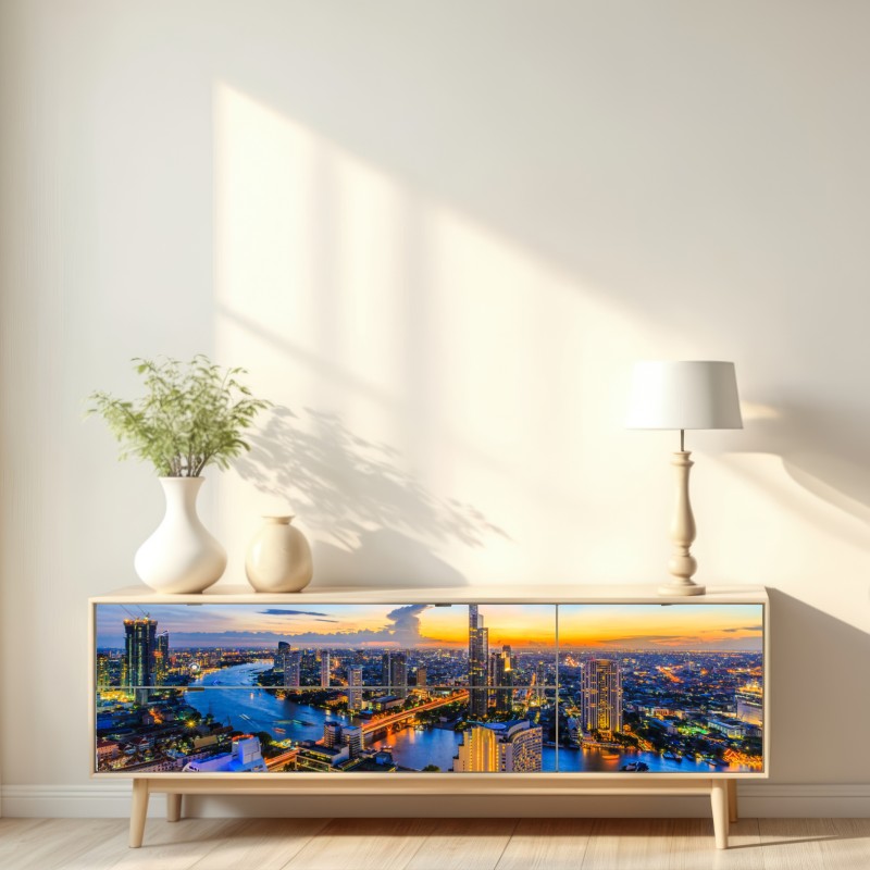 Naklejka repozycjonowalna tętniąca życiem panorama miasta o zmierzchu – Wallissimo® Naklejka repozycjonowalna tętniąca życiem panorama miasta o zmierzchu – Wallissimo®