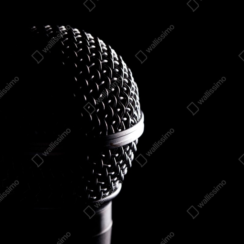 Naklejka na szafę dramatyczne zbliżenie mikrofonu – Wallissimo® Naklejka na szafę dramatyczne zbliżenie mikrofonu – Wallissimo®
