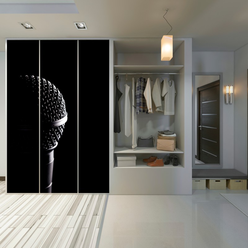 Naklejka na szafę dramatyczne zbliżenie mikrofonu – Wallissimo® Naklejka na szafę dramatyczne zbliżenie mikrofonu – Wallissimo®