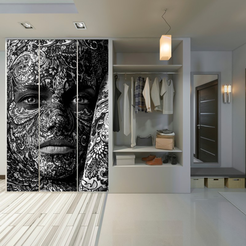 Naklejka na szafę ornamentalny portret z kwiatowymi wzorami – Wallissimo® Naklejka na szafę ornamentalny portret z kwiatowymi wzorami – Wallissimo®